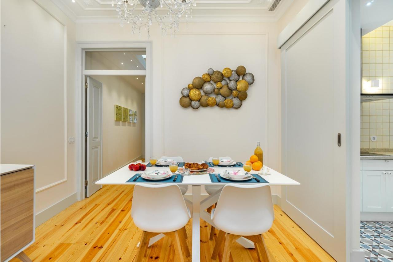 Whome Luxury Stay In Prime Location W/ Ac, Lift & Private Patio Lisbon Exterior photo