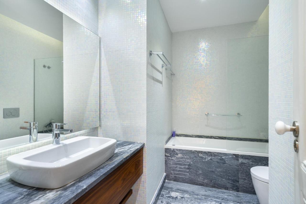Whome Luxury Stay In Prime Location W/ Ac, Lift & Private Patio Lisbon Exterior photo