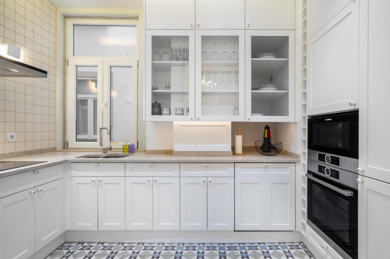 Whome Luxury Stay In Prime Location W/ Ac, Lift & Private Patio Lisbon Exterior photo
